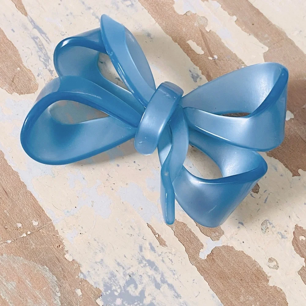 Vintage Iridescent Pale Blue Bow Brooch - Picture 2 of 7